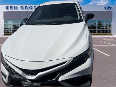 Used 2023 Toyota Camry SE FWD image 12