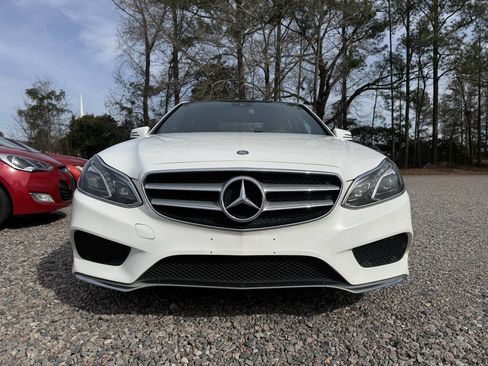 Used 2014 Mercedes-Benz E 350 4MATIC Sedan image 3