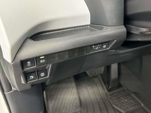 Used 2026 Toyota Sienna XLE FWD image 20
