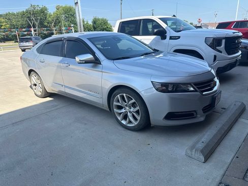 Used 2016 Chevrolet Impala LTZ FWD image 2