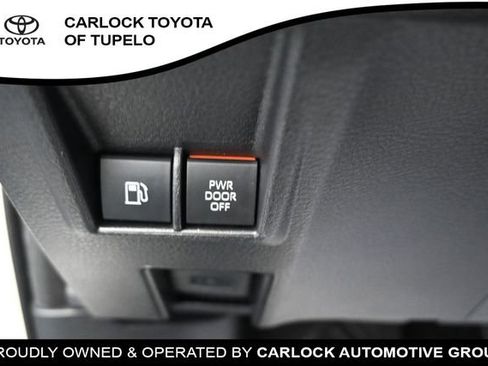 Used 2026 Toyota Sienna LE FWD image 26