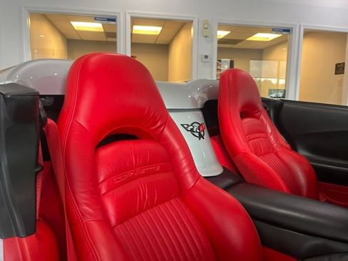 Used 2001 Chevrolet Corvette Convertible w/ Preferred Equipment Group2 RWD image 14