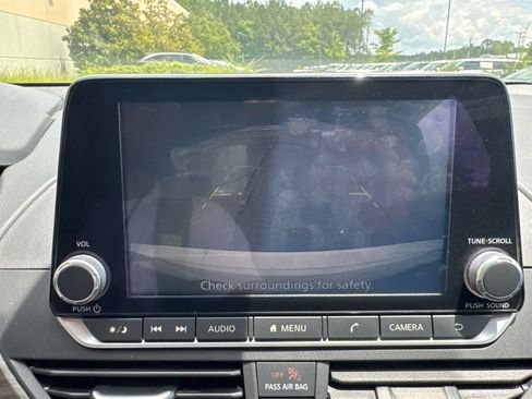 Used 2025 Nissan Altima 2.5 SV FWD image 29