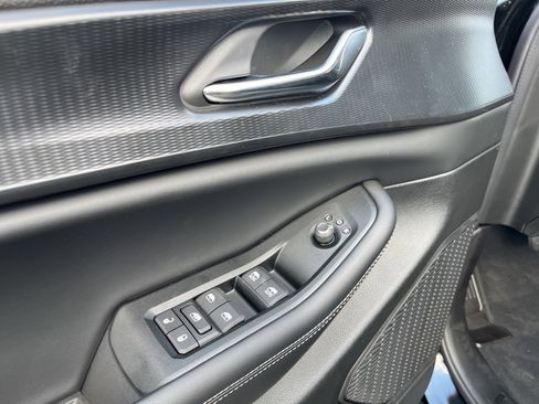 New 2025 Jeep Grand Cherokee Altitude image 39