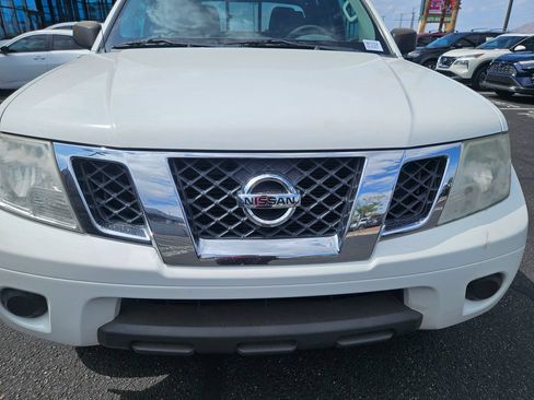 Used 2016 Nissan Frontier SV RWD image 2