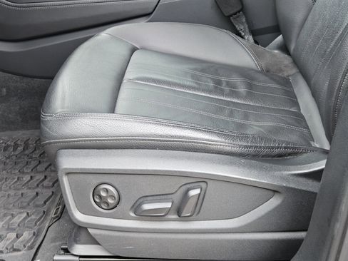 Used 2019 Audi Q5 2.0T Premium Plus image 24