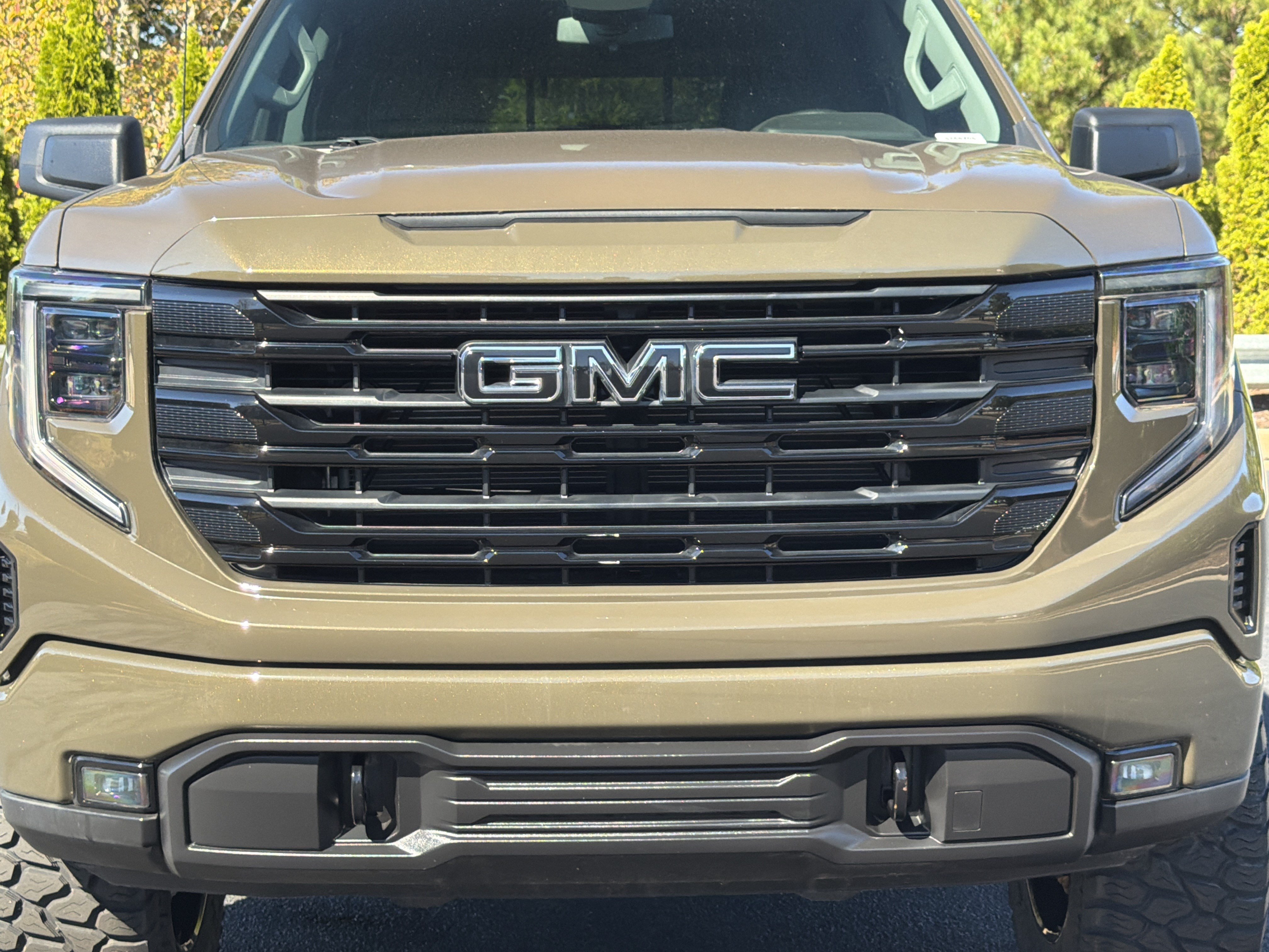 Used 2024 GMC Sierra 1500 Elevation w/ LPO, Elevation Black Package AWD/4WD image 19