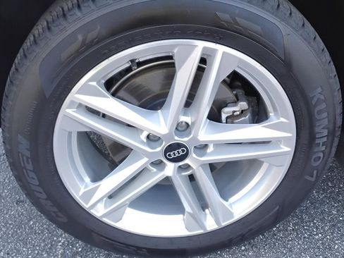 Certified 2024 Audi Q5 e Premium image 11