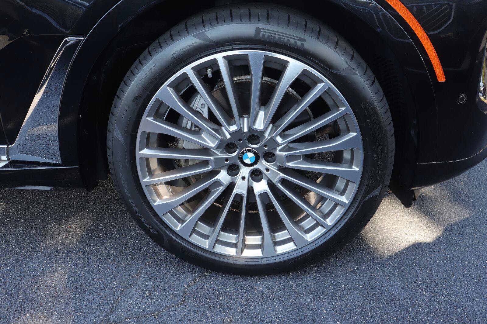 Used 2024 BMW X7 xDrive40i w/ Premium Package AWD/4WD image 47