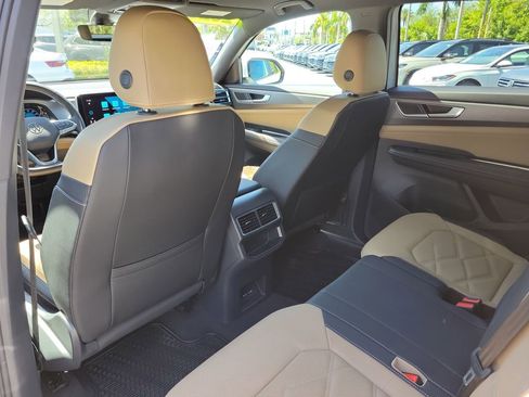 Used 2026 Volkswagen Atlas Cross Sport SE image 11