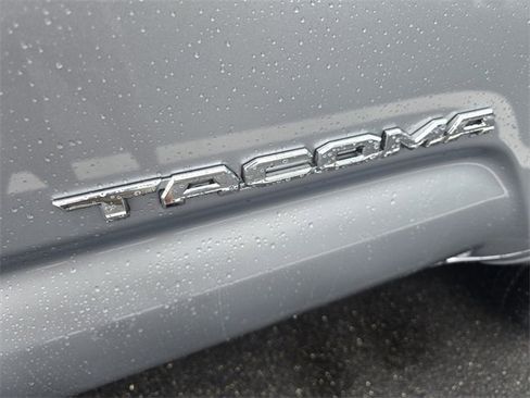 Used 2020 Toyota Tacoma SR5 image 19