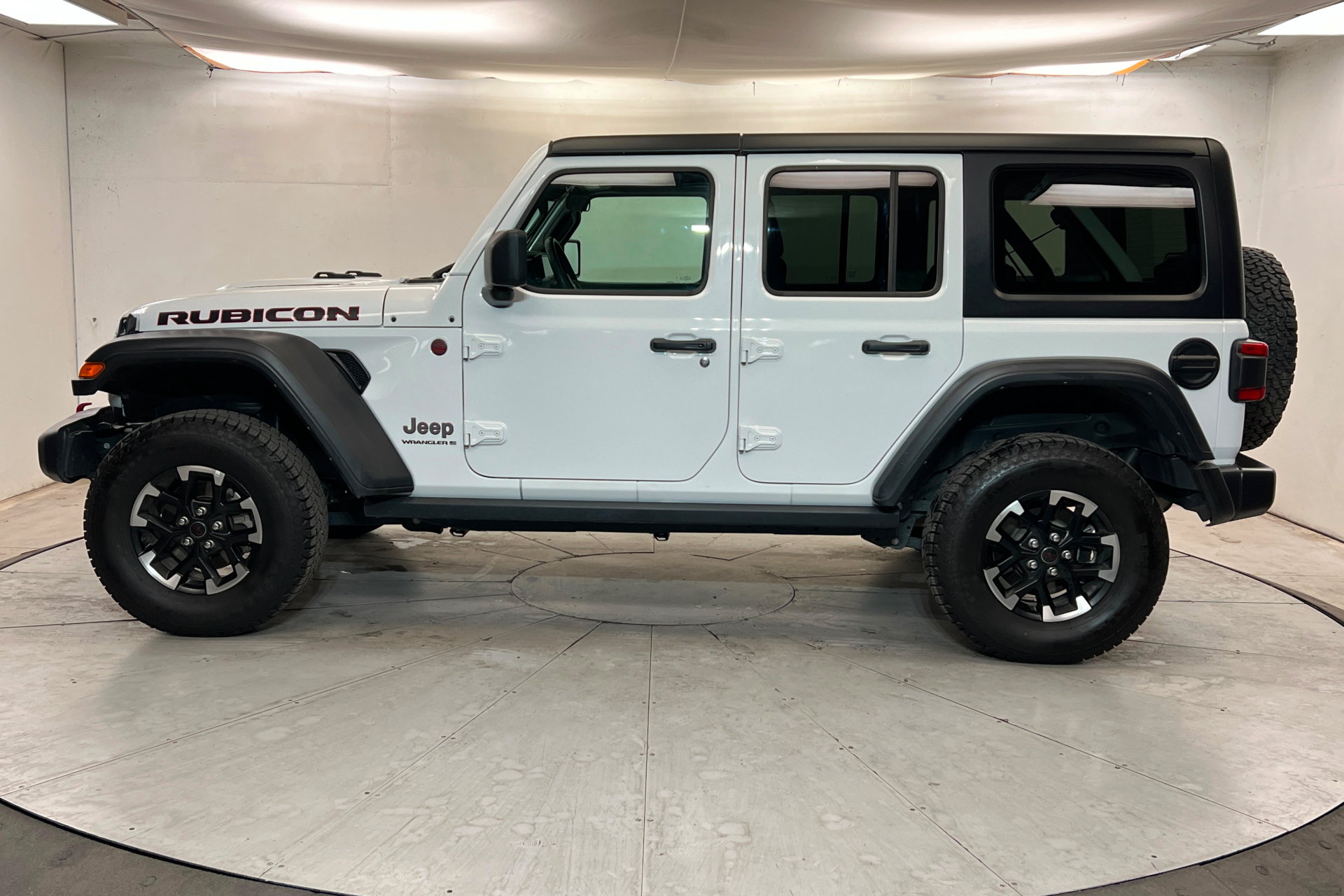 Certified 2025 Jeep Wrangler Unlimited Rubicon AWD/4WD image 2