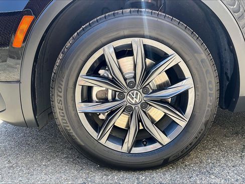 Certified 2023 Volkswagen Tiguan SE FWD image 8