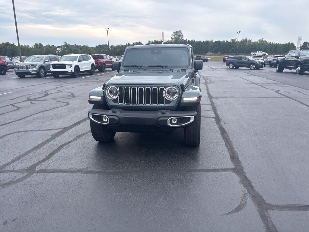 Used 2025 Jeep Wrangler Unlimited Sahara AWD/4WD image 7