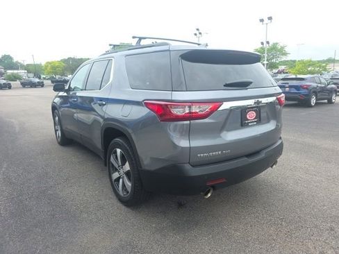 Used 2019 Chevrolet Traverse LT w/ LT Premium Package AWD/4WD image 4