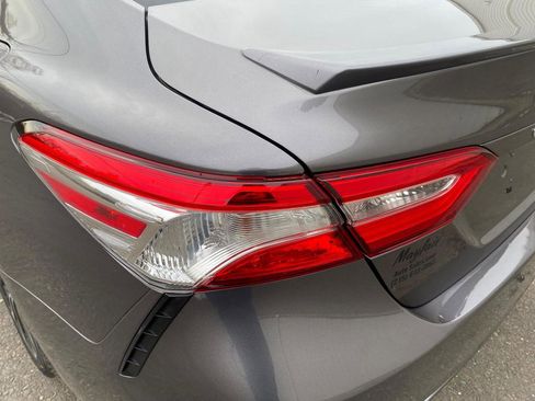 Used 2020 Toyota Camry SE image 12