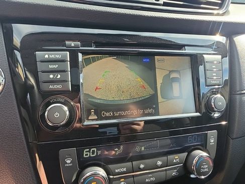 Used 2019 Nissan Rogue SV w/ Sun & Sound Touring Package AWD/4WD image 27