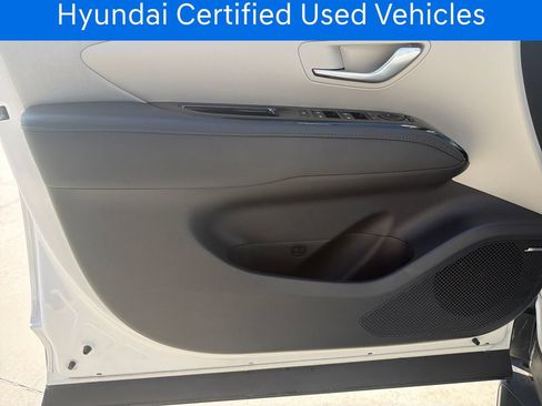 Certified 2025 Hyundai Tucson Limited AWD/4WD image 12