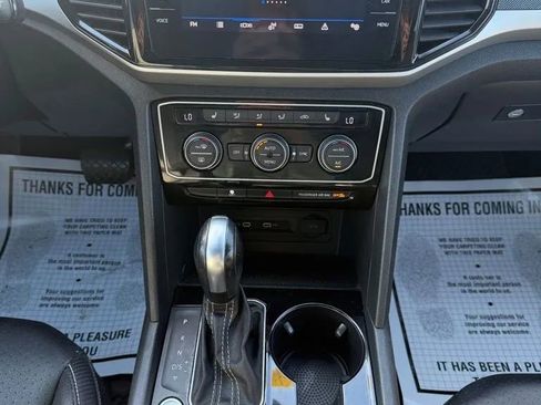 Used 2022 Volkswagen Atlas Cross Sport SEL image 20