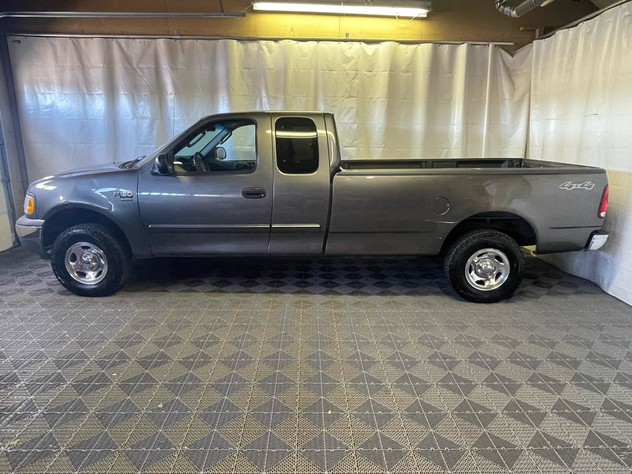Used 2004 Ford F150 XLT AWD/4WD image 5