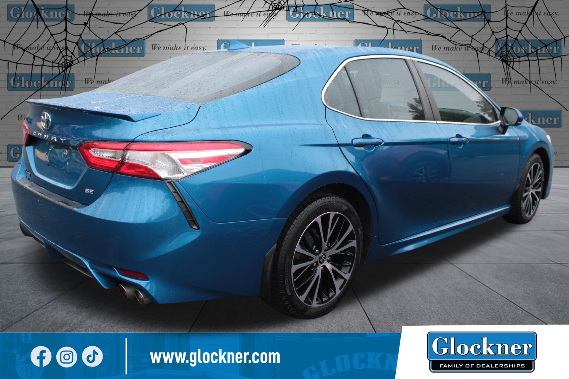 Used 2020 Toyota Camry SE FWD image 4