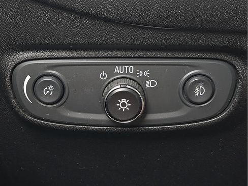 Used 2020 Chevrolet Equinox LT AWD/4WD image 17