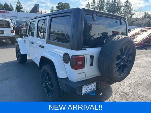 Used 2023 Jeep Wrangler Unlimited Sahara image 5