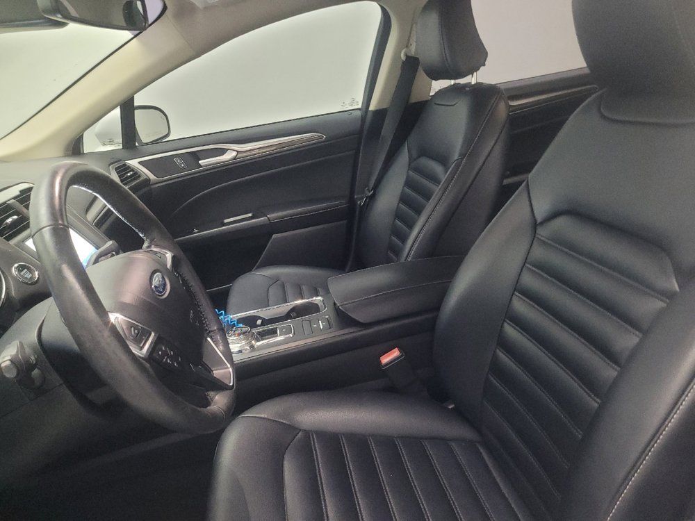 Used 2020 Ford Fusion SEL FWD image 17