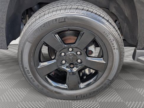 Used 2020 Chevrolet Tahoe LT w/ LT Midnight Edition AWD/4WD image 10