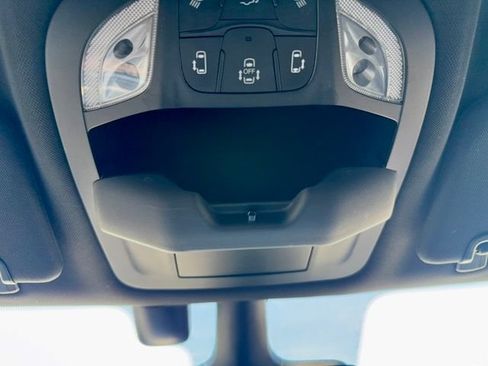 Used 2019 Chrysler Pacifica Touring-L Plus w/ Advanced Safetytec Group FWD image 28