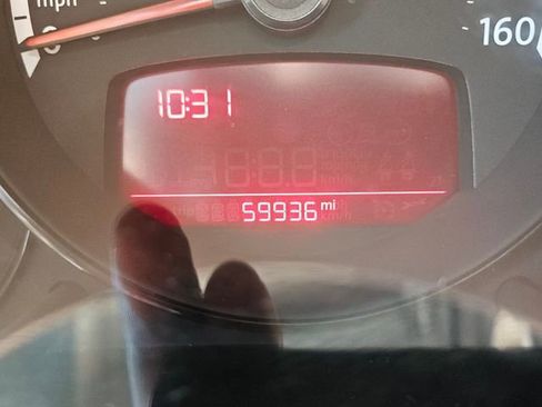 Used 2013 Volkswagen Beetle 2.0T FWD image 24