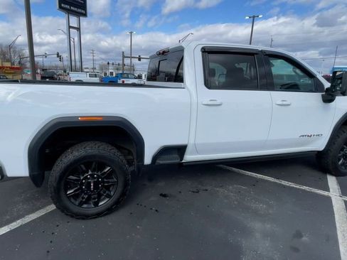 Used 2024 GMC Sierra 2500 AT4 w/ AT4 Premium Plus Package AWD/4WD image 2