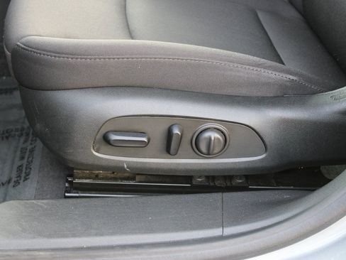 Used 2023 Chevrolet Malibu LT FWD image 12