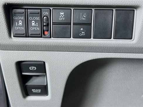 Used 2019 Honda Odyssey EX image 17