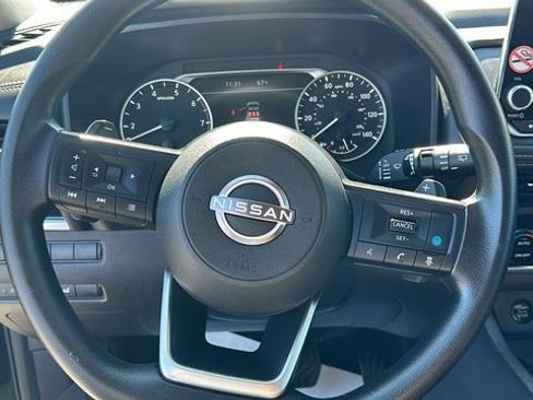 Used 2024 Nissan Rogue SV AWD/4WD image 19