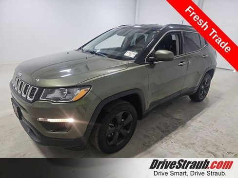 Used 2018 Jeep Compass Latitude w/ Cold Weather Group AWD/4WD image 1