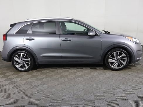 Used 2018 Kia Niro Touring image 21