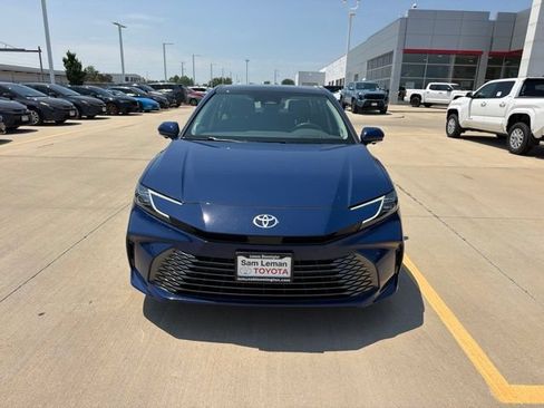 Used 2026 Toyota Camry XLE w/ Premium Plus Package AWD/4WD image 2