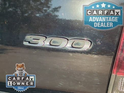 Used 2023 Chrysler 300 Touring w/ Sport Appearance Package image 29