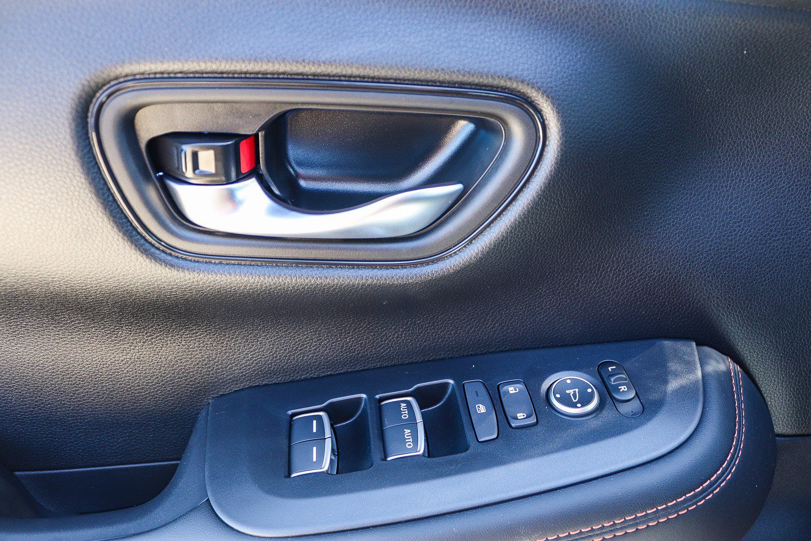 Certified 2026 Honda HR-V Sport image 23