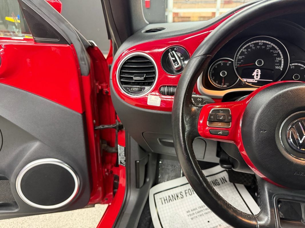 Used 2013 Volkswagen Beetle TDI FWD image 19