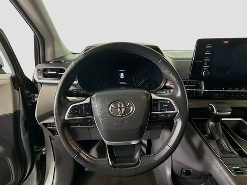 Certified 2024 Toyota Sienna XLE image 11