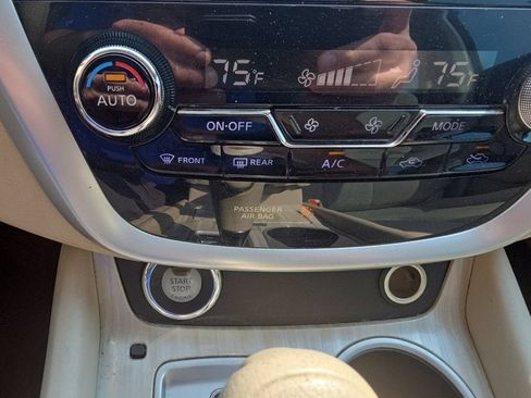 Used 2015 Nissan Murano S w/ Navigation Package AWD/4WD image 17