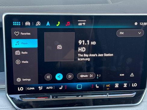 New 2025 Volkswagen Tiguan SE image 18