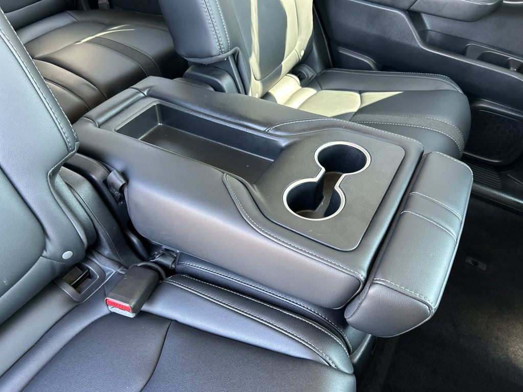 Used 2025 Honda Pilot Touring image 24