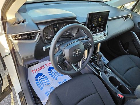 Certified 2023 Toyota Corolla Cross LE image 11
