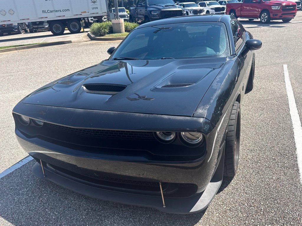 Used 2015 Dodge Challenger SRT Hellcat RWD image 1