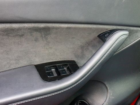 Used 2021 Tesla Model Y Long Range image 19