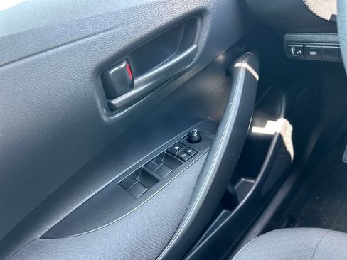 Used 2022 Toyota Corolla LE FWD image 13
