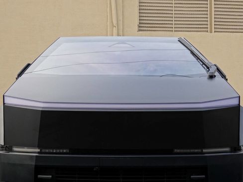 Used 2024 Tesla Cybertruck AWD Crew Cab image 42